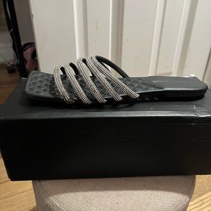 Super cute Black square end sandals